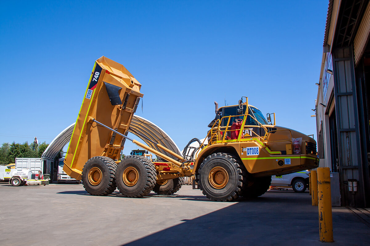 Caterpillar 740 Articulated Dump Truck | DT008 | Plantman