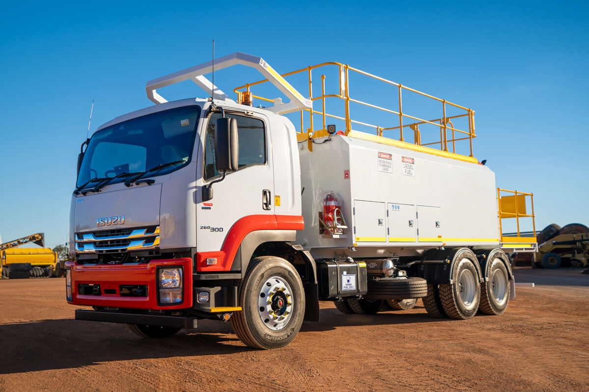 P5000 SERVICE TRUCK FUEL & LUBRICATION