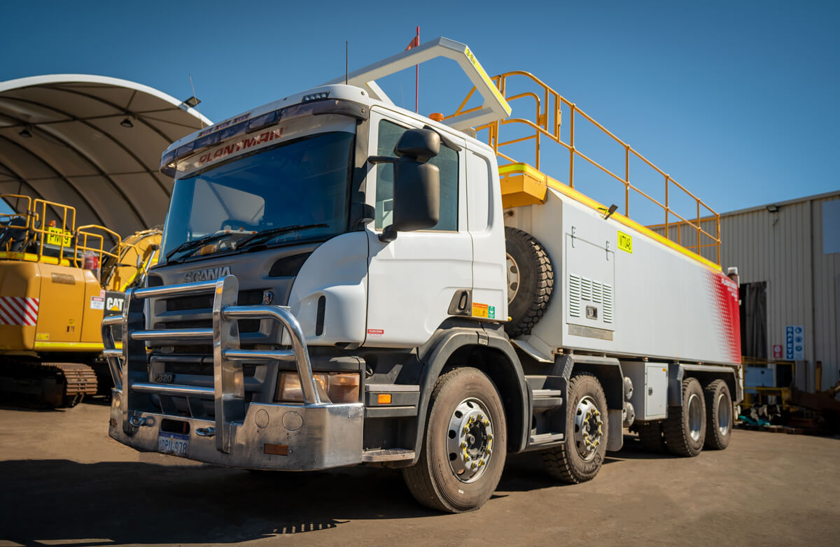 SCANIA P320 8×4 Water Truck 18,000L | WT048