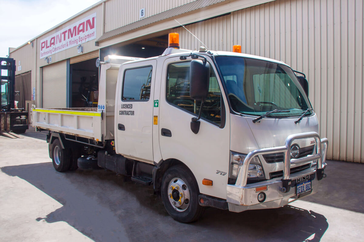 HINO 300 Series 4×2 Crew Cab Tipper Truck | TT052