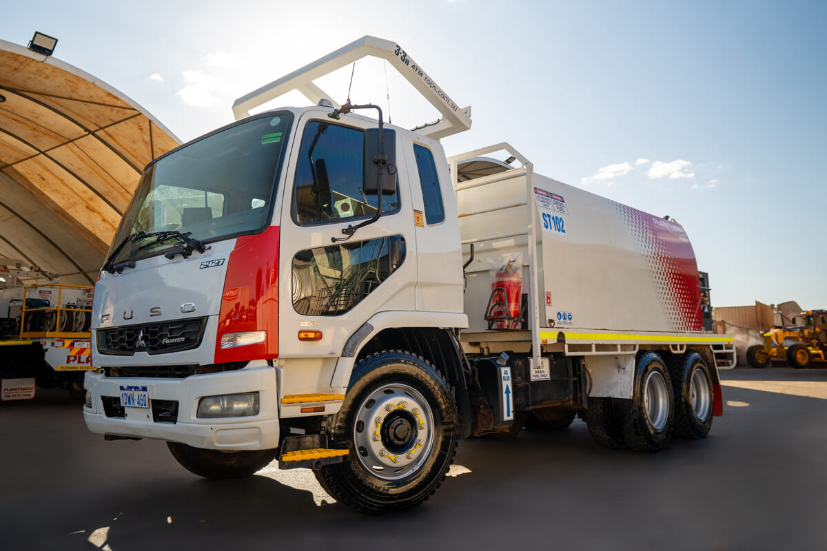 FUSO FN62 Fighter 6×4 Diesel Tanker DT6000 | ST102
