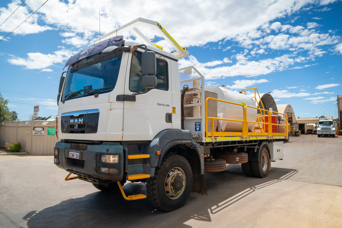MAN TGM 18.340 4×4, 5,000L Diesel Service Truck  | ST074
