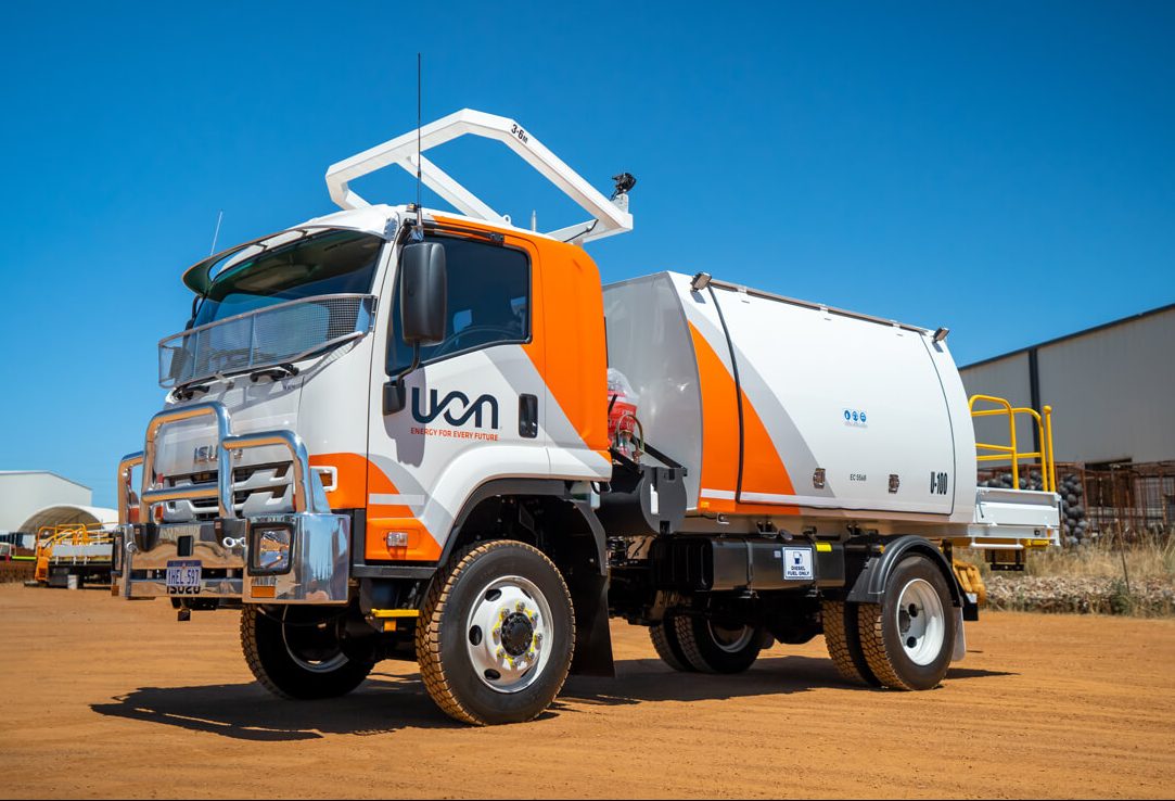 2020 ISUZU FSS110-210 4×2 FIELD SERVICE TRUCK P1800