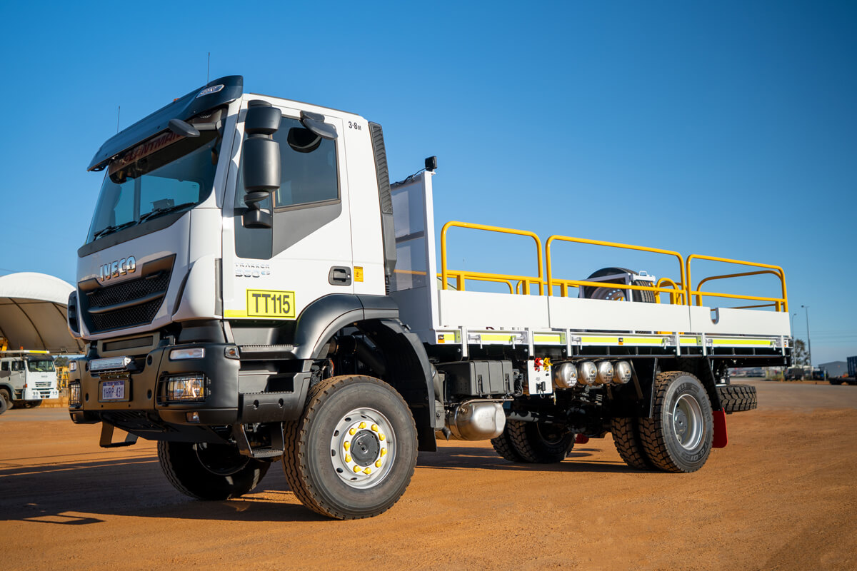 IVECO AD360 TRAKKER 4×4 Flat Tray Truck | TT115