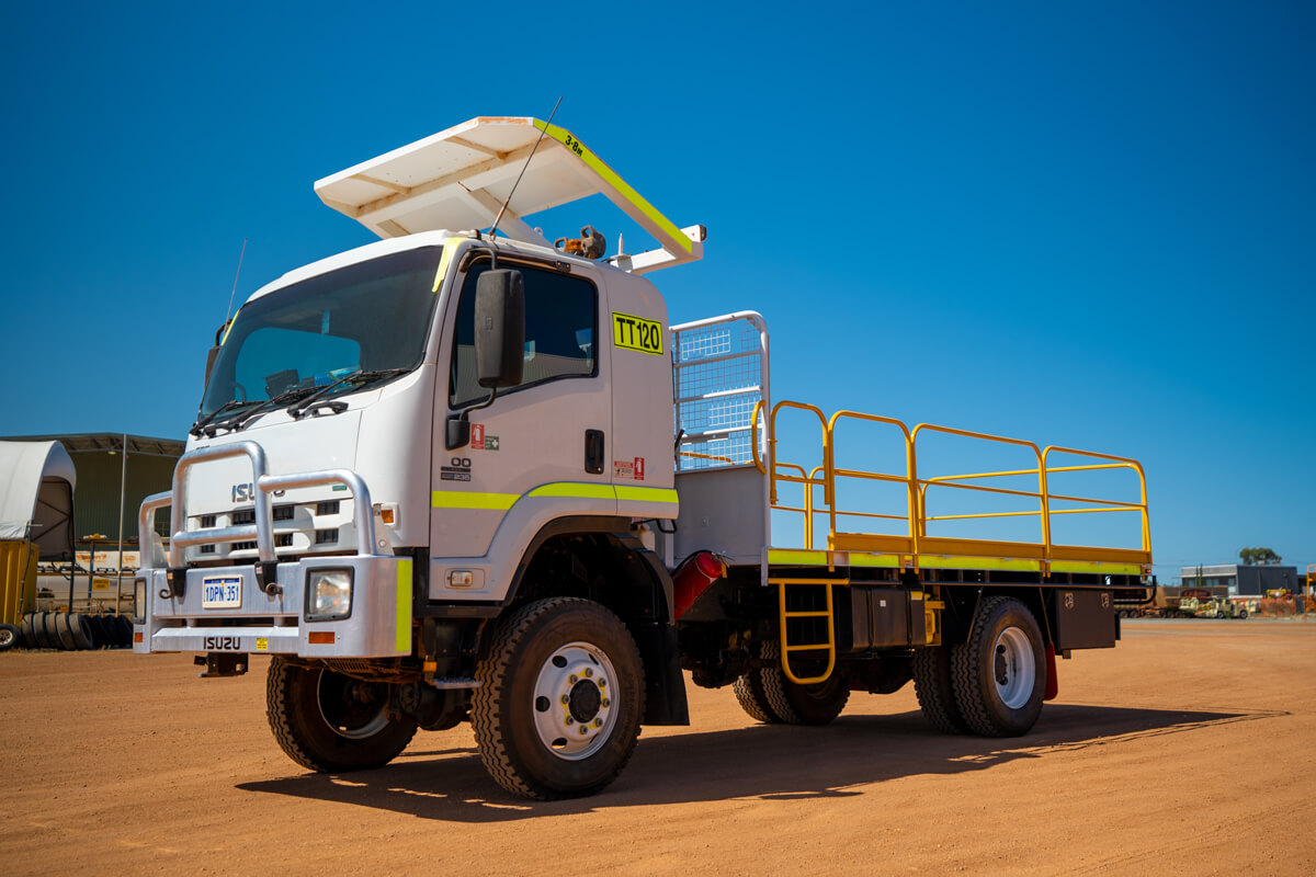 ISUZU FTS800 4×4 TRAY TRUCK | TT120
