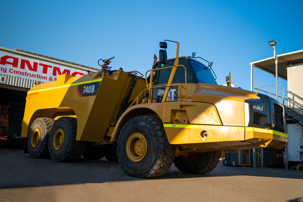 Caterpillar 740B Articulated Water Truck | DT022