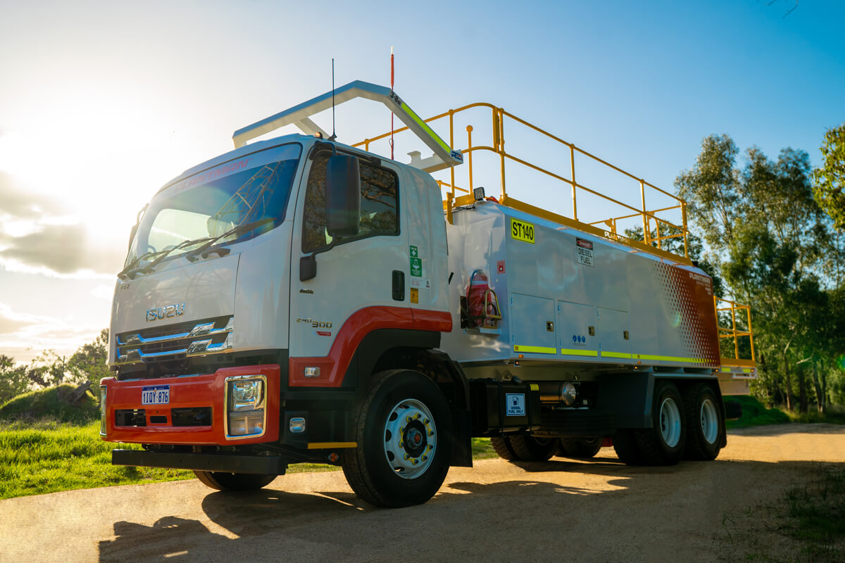 ISUZU 240-350 6×4 Service Truck P8000 | ST140