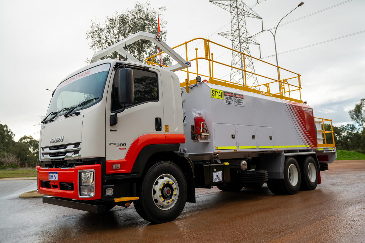 ISUZU 240-350 6×4 Service Truck P8000 | ST141